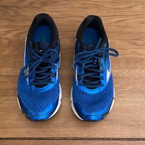 Mens 7.5 Mizuno Wave inspire 13. Good condition. Worn once